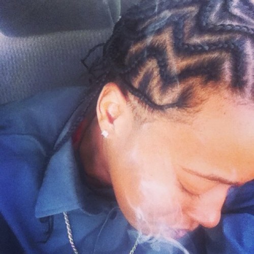 im going to the top… ill meet u there… When u leavin? #teamlesbian #teamprettygirlhideout ;) Bartender.. get @ me Instagram--damn_la_fresh33