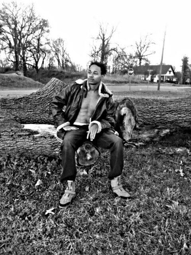 Righteous just like to chill and turnt up wit my niggas and homegirls!!!!! I'm just a mf party nigga who enjoys poetry and horsebackriding!!!lol wtf?