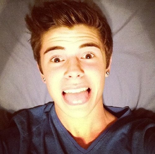 reallyf4ke's profile picture. [fl;gay] STARBUCKS...all day. |2/8|