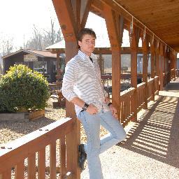 Nashville country singer/guitarist/writer. I just love country music.I feel like its what i was born to do. http://t.co/fTyBPBc1wP