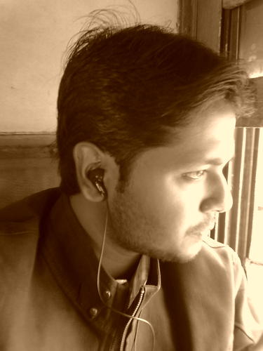 Techie, Smartphone enthusiast.