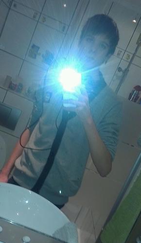 Mavo 4 Farelcollege |how u doin? | birth: 9-11-1996 | 16 | Gamer | LoL | Maker of Mr Mustache Met Snor | #Team4EverAlonee