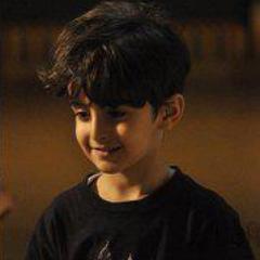 لا هُـمَّ ربَّ وائــل ونهْــــدِ ... وربَّ من يرعى بياض لحْدي
أبرأتني من وَضَحً بجلدي ... من بعـد ما طعنت في معـدِّي.
ما عرف عند نهْد من الخَيْل.