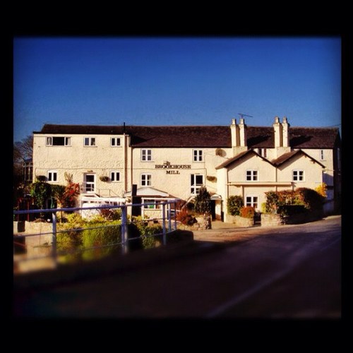 Brookhouse Mill is a busy restaurant & bar which boasts a fine ala carte menu using Welsh produce.
Rhuthin Road, Denbigh, Denbighshire, LL16 4RD 
01745 813377