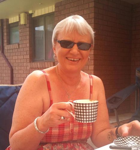 Mother, grandmother, Western Bulldogs supporter & love the cricket!!