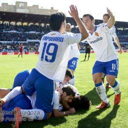 Vamos con un león desde que nacimos, hemos visto triunfos y derrotas, lágrimas y sonrisas, sufrimiento y alegría, pero siempre apoyaremos al REAL ZARAGOZA.