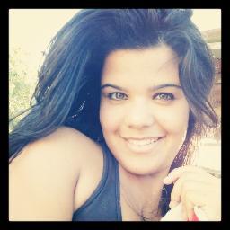 Brasileira, 17 anos  estudante de espanhol . Bibolar , dificil de conviver, amorosa , inteligente e simpática . 
@facebook:
https://t.co/8Hz4f0bG