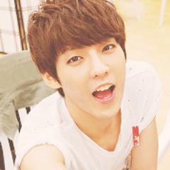 ผมมินฮยอก บีทูบี ยินดีที่ได้รู้จักคร้าบ ใครทักเดี๋ยวผมแร๊ฟให้ฟัง 5555555555