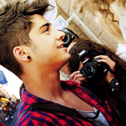 falsecharming's profile picture. Doing better stuff than a Christian Grey or a Edward Cullen could ever do, Got a Flying Lamb on my side; strutting my way through life.