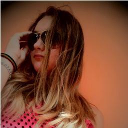 Corinthiana ,Bipolar ,Chata,Ciumenta,Canceriana,palhaça, dramáttica, chatta {...}' aaah e cuidado q eu mordo ;3