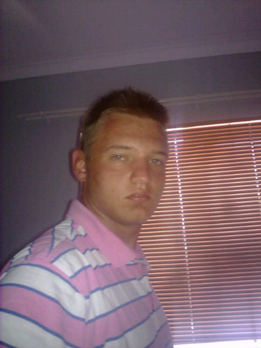 I have brown hair.blue eyes.I'm tall.Born in Vredenburg.Love to braai and listening to music before my time and n few after.love Xbox and Top gear.