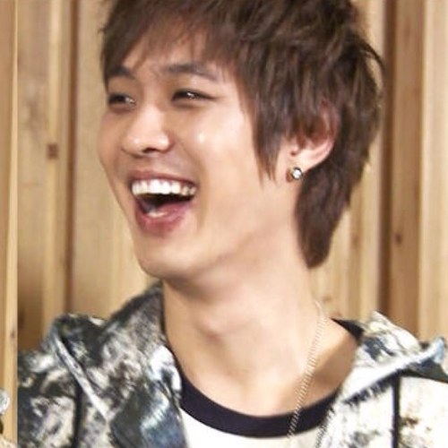 ผมยังพุงโล ลีดเดอร์แห่งเอ็มแบลค หล่อน่ารัก ~ปุอิ้งๆ~! แต่อีกด้าน I'm BAD ว่ะฮาฮ่า FAM:_AQBTH
