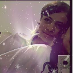 • 'Biografia {?}
Fala sério! Como vou resumir minha
vida aki no twitter?
;P
