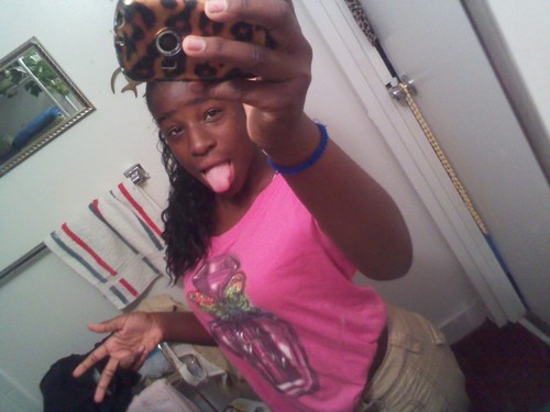 fun,funny,pretty,smart,coded and anyone one try me is get blocked,cursed out and get a bad note