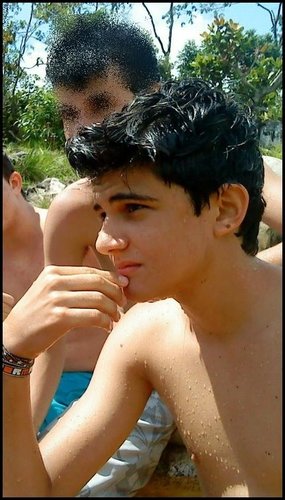 15 anos , amo futebol . são paulino apaixonado !