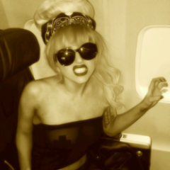 Sou fã de uma mulher perfeita, sexy, linda e a Loira mais poderoza do mundo, eu amo essa mulher valeu? 

    dia que eu fiz o fc : 23/01/13