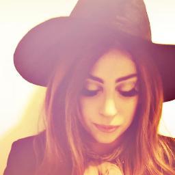 Aqui você encontra as mais belas frases da @LadyGaga no twitter.
Página Oficial no Facebook.