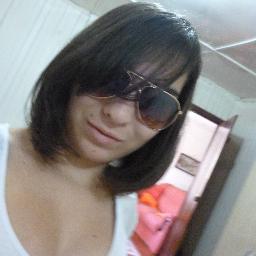 Gaúcha S2, nascida em Chapada, morena de olhos verdes, eternamente Gremista e mt apaixonada *--*
Te amo d+ @Seco_Luciano

Gostou?? Então segue....Kisses
