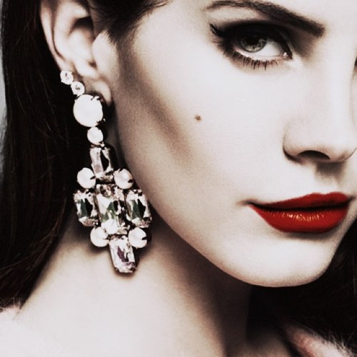 Everyday i cry of happiness bc lana.