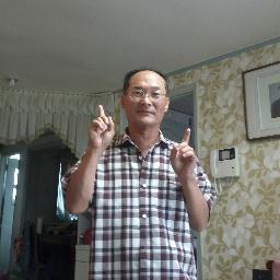 경북안동에서 태어나서 안동경안고등학교9회 졸업생 군생활을 30여년하고 준위로 예편후 춘천에 있는 미군부대(2002년경철수) camp page 에 11년 동안 근무하였읍니다. 현재는 재향군인회(가평)공군 부회장직을 수행했음