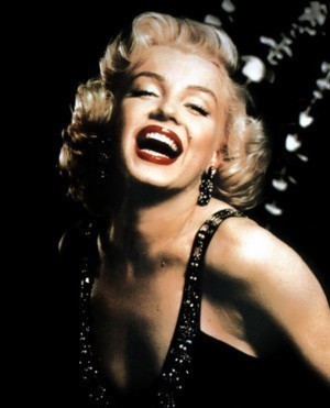I live life on the limits! Fan of the dead! #followme!