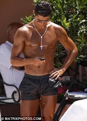 Taahir67's profile picture. Follow me and I follow you back