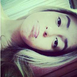 Sagitariana. Corinthiana. Ciumenta. Gosto de viver fora da realidade..