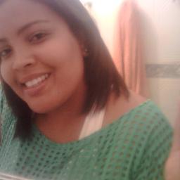 QUEM SOU?
.Eu sou aquela menina em corpo de mulher que sempre acha uma brecha para sorrir...
mesmo que as circunstâncias sejam contrárias!!!