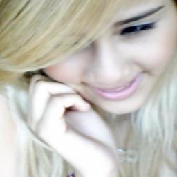 ♥~ Ela ela não pode ser a mais perfeita mas ela faz do meu momento o mas perfeito. te amuh viu (BF)..irmã..♥ {via: @henriquee_almd } :*