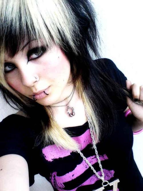 Amy4b7bq's profile picture. 