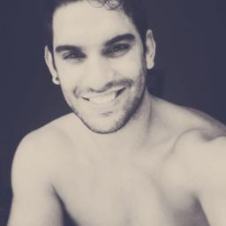 Ator e Cantor , ♫ Se você encontrar um caminho sem obstáculos, ele provavelmente não leva a lugar nenhum.♥