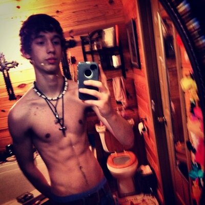 Profile Picture of Taylor Lum (@LumTaylor) on Twitter