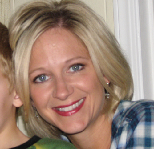 Full time artist/oil painter/portrait painter and instructor, mother of 3, wife, tennis enthusiast