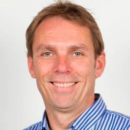 Financial services marketing and communication specialist, father, F1 fan, swimmer