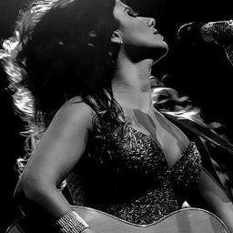 Minha Deusa Vc é tudo pra mim... TE AMO ♥
http://t.co/nIRBRadm       TWITTER DA PAULINHAA: @PaulaFernandes7