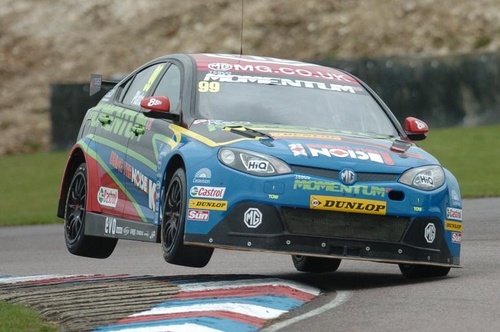 Motorsport freak and the next Murray walker (hopefully)!