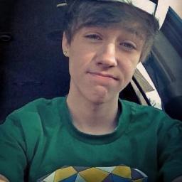 FalseAustin's profile picture. The best curve on a girl is her smile, kidding,dat ass.