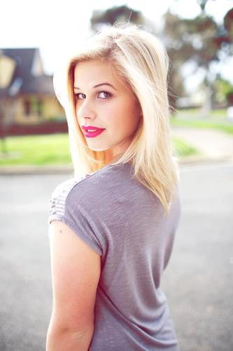 Aussie Girl | Actress | Singer | Dog lover | Beach | Adelaide Crows Fan