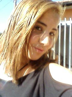 São paulina,signo virgem (hehe) ,ciumenta,louca por 'One direction'. .ouvinte fiel' do Band Coruja...One direction Eternamente.:)