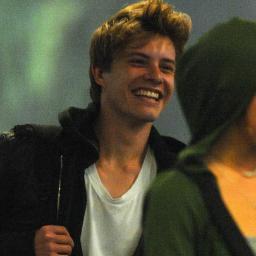 Welcome to the 1st Xavier Samuel's fanbase from Indonesia. We'll share about many thing about him, quiz, games :) So, let's join :)