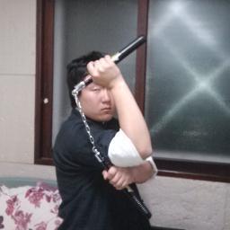 안녕하세요 저는 쿵후나 태권도등의 무술을  사랑하는 윤완식입니다.
앞으로 잘부탁 드립니다.