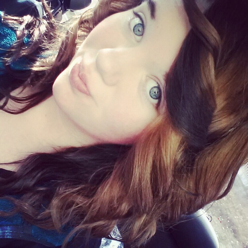 my names LeAnn I'm 5'9 easy to get along with unless you make me mad then u might wanna leave me alone:)