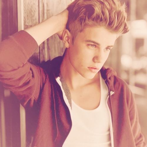 Who is Justin bieber?????