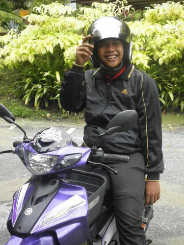 7teen,need gulrz to make me in love...bersepah ayat aq...add my fb,naz.reen36@yahoo.com/akeng crew