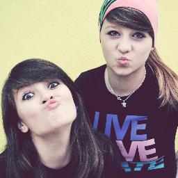 Follow me, and i follow you back :*