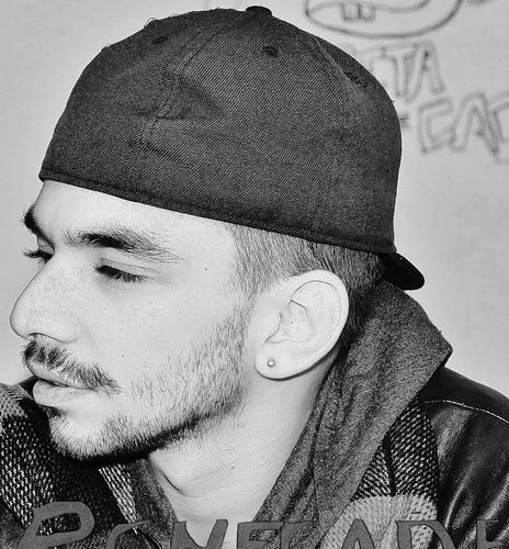 Music Producer / Dj . Alternative Sounds.
Techno/Progressive/Electro/Dubstep .


Follow me at : http://t.co/9gGr5bAZ 
https://t.co/JLXRabHx