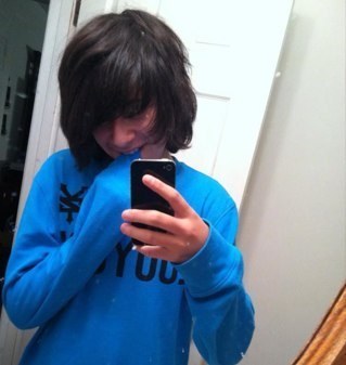 Hey i'm louis and i love boy gay[[ emo]] follow me emo boy gay :)