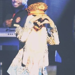 cewekpengertian's profile picture. hungry for kepastian. anyone?