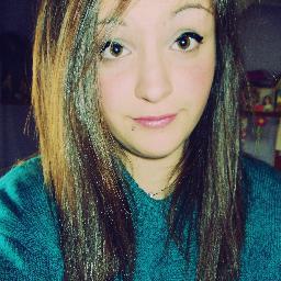 MiStaiTwittando's profile picture. Martina,15.Sono stravagante,insicura.Amo cantare(?).Sono molto socievole,ficcanaso.Rido troppo.SONO BRUTTA.Amo Liga,i Sum 41,i Pretty Reckless,Cixi e la JUVE.❤