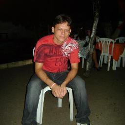 Enquanto houver razões eu não vou desistir.
A vida segue e vc deve sempre buscar ser mais feliz a cada dia.